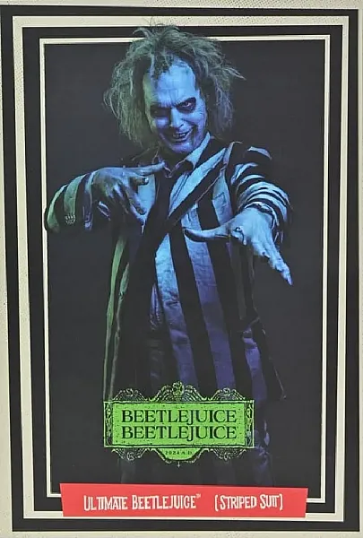images/uploads/79134/thumb_Beetlejuice Action Figure Beetlejuice Ultimate Striped Suit.webp